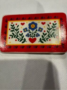 19 Vintage Ceramic pin 2 1/2"